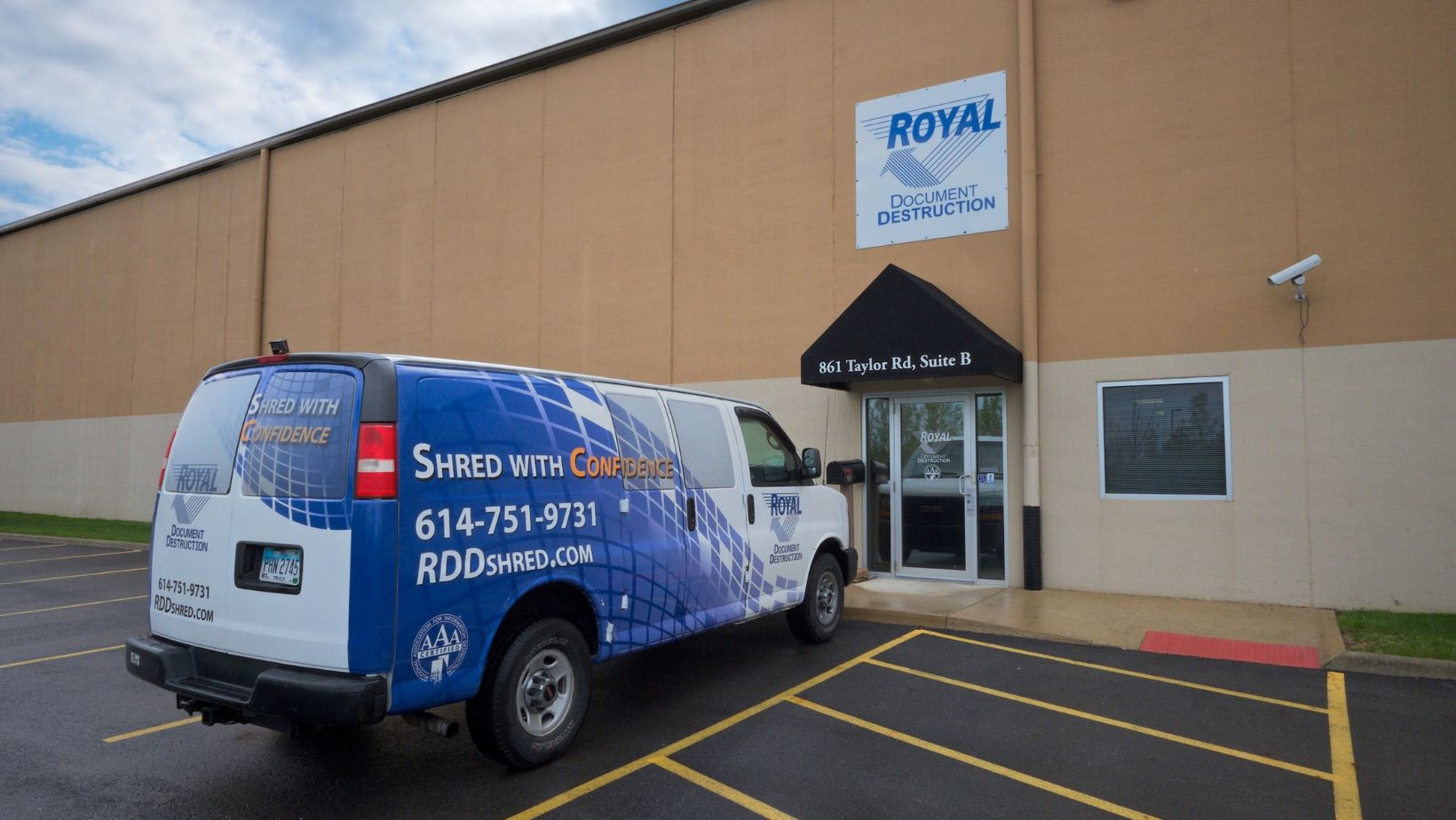 Van in front of Royal Document Destruction location